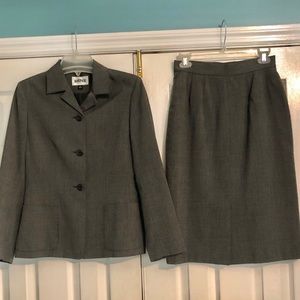 Kasper 3 Button Suit - Excellent Condition!